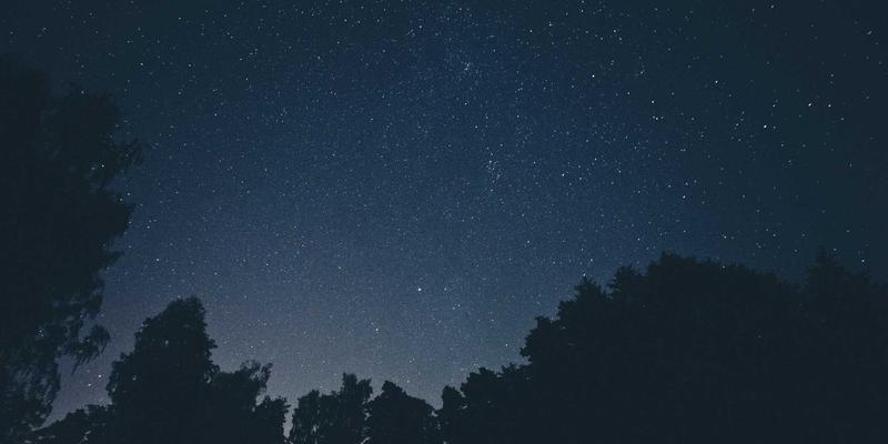 Wi-Fi 7重塑企业未来：超高吞吐、超低延迟如何驱动数字化转型与网络安全新范式